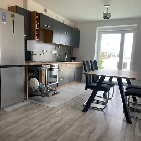 Apartment Komfortne Byvanie S Garazou - Parkovanim