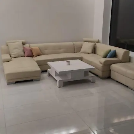 Komfortne Byvanie S Garazou Alebo Parkovanim *