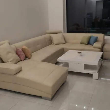 Komfortne Byvanie S Garazou - Parkovanim Apartment