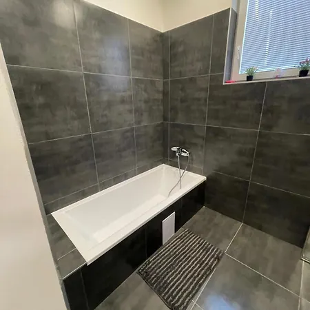 Komfortne Byvanie S Garazou Alebo Parkovanim * Žilina