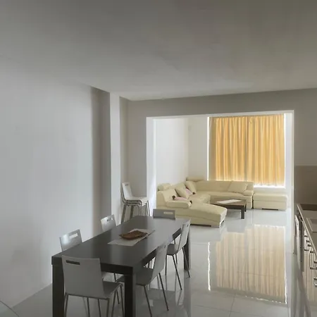 Komfortne Byvanie S Garazou Alebo Parkovanim * Žilina