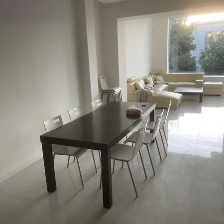 Komfortne Byvanie S Garazou Alebo Parkovanim