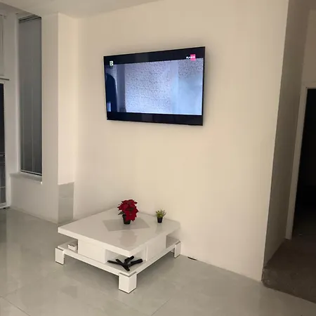 Komfortne Byvanie S Garazou Alebo Parkovanim شقة *