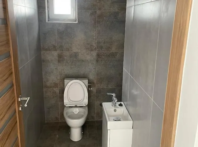 アパート Komfortne Byvanie S Garazou Alebo Parkovanim ジリナ