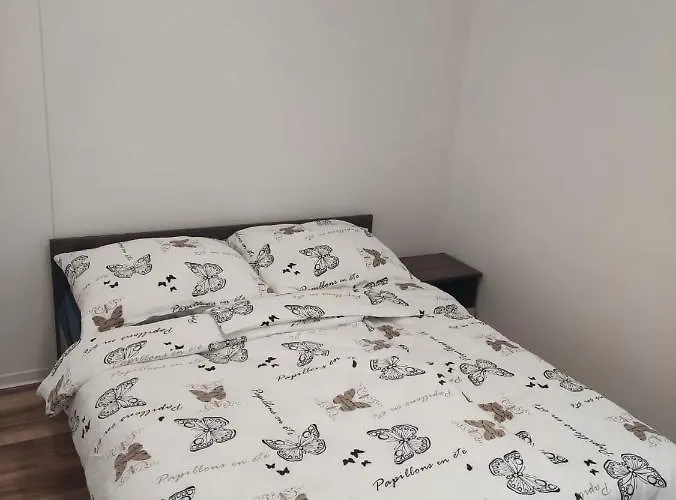 アパート Komfortne Byvanie S Garazou Alebo Parkovanim ジリナ