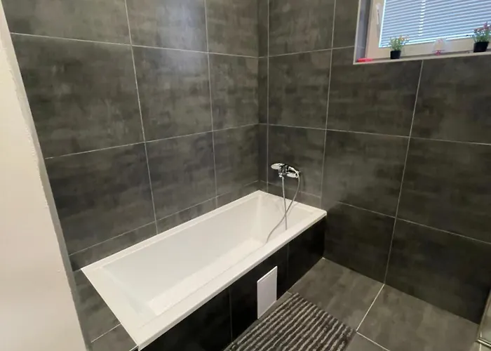 Komfortne Byvanie S Garazou Alebo Parkovanim * ジリナ