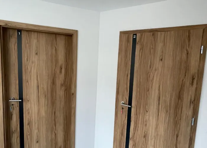 Komfortne Byvanie S Garazou Alebo Parkovanim * ジリナ