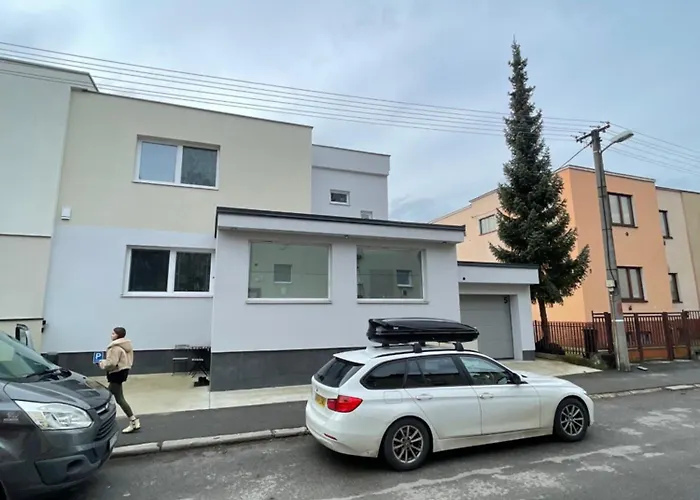 Komfortne Byvanie S Garazou Alebo Parkovanim アパート