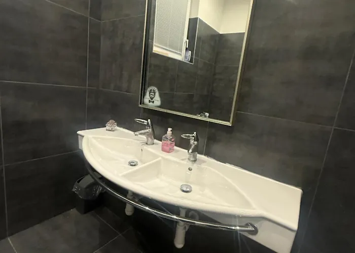 Komfortne Byvanie S Garazou Alebo Parkovanim * ジリナ